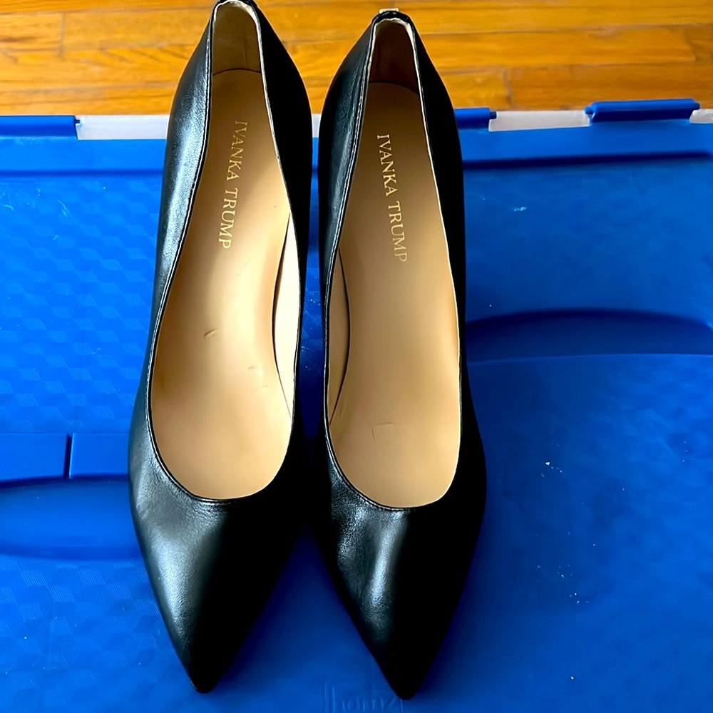Never worn. Ivanka Trump black leather-block heeled-pointed toe pumps Size 10N